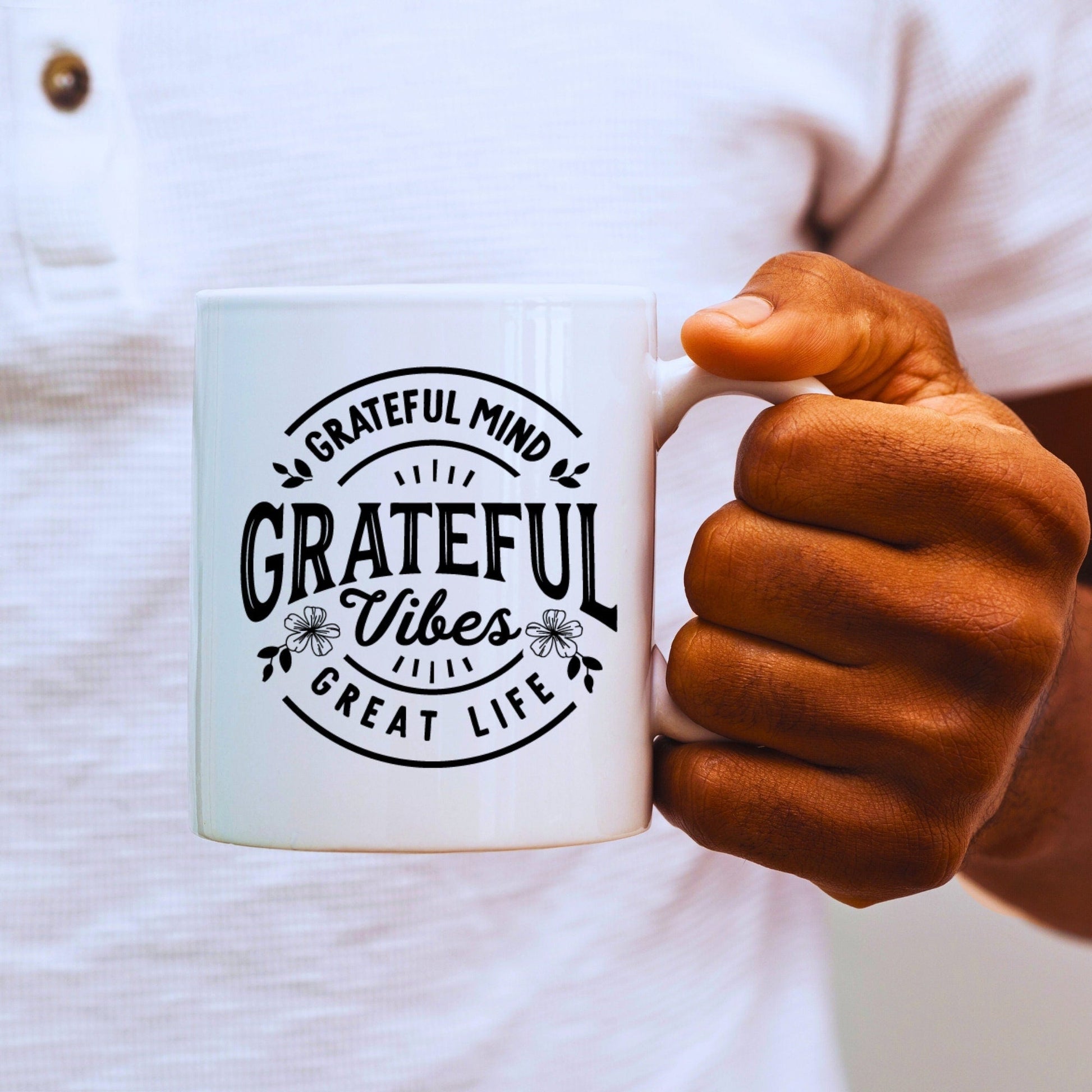 Grateful mind, Grateful vibes - Bible Verse Faith Coffee Mug - Christian Religious - Dad Mug with Affirmations - Supportive Baptism Gift - Raiden Gate Design