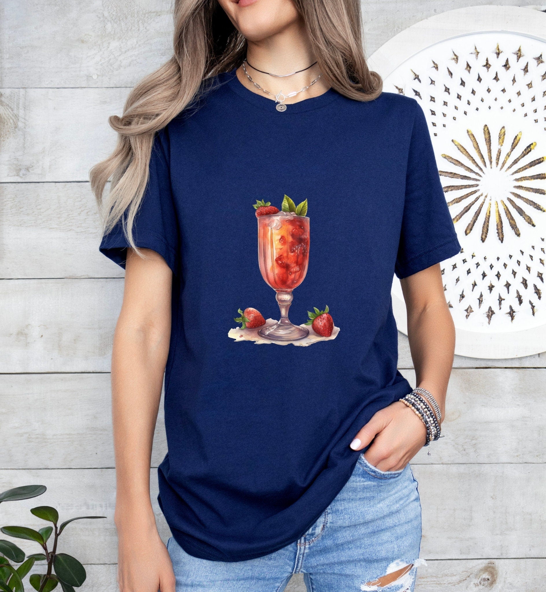 The Robin Scherbatsky Safari Cocktail Bride Cocktail Bar Shirt - Minimalist Aesthetic T-Shirt for Bachelor or Hen Party Fun and Chic Design - Raiden Gate Design