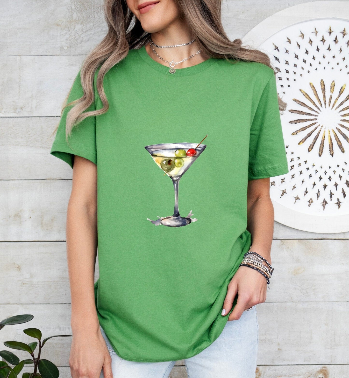 Vodka Martini Cocktail Groom or Bride Cocktail Bar Shirt - Minimalist Aesthetic T-Shirt for Bachelor or Hen Party - Fun and Chic Design - Raiden Gate Design